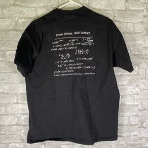 Y2K Society of physics students RPI 'Don't Drink and Derive' Math T-Shirt large